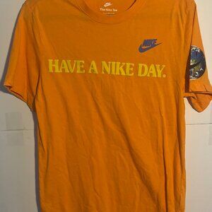 Nike Have a Nike Day T-Shirt Small Orange Smiley Earth Graphic Tee Swoosh Logo